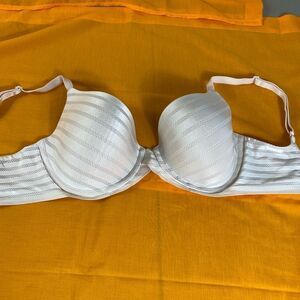 Victoria’s Secret 32DD pale pink push up bra brown